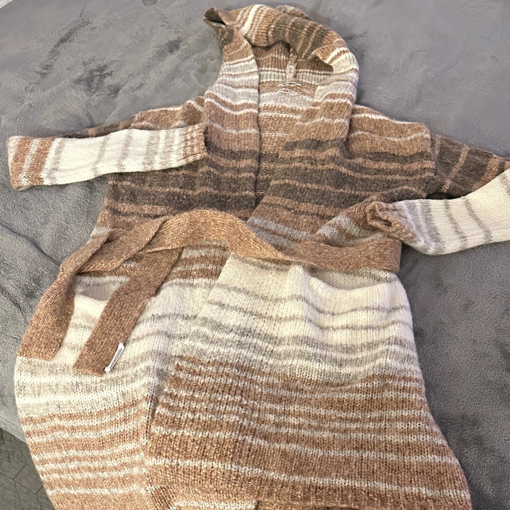 Faherty Knit Sweater in Brown and Cream
